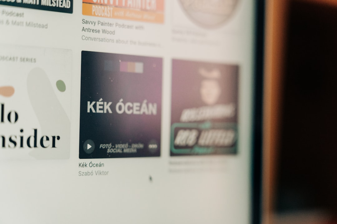 Exploring Community‑Curated Playlists